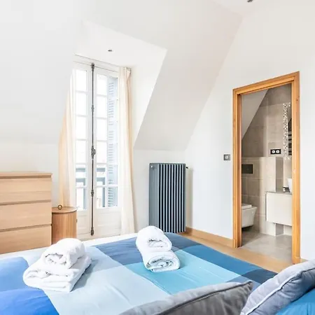 Maison Bord De -