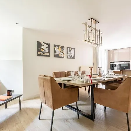 Maison Bord De -